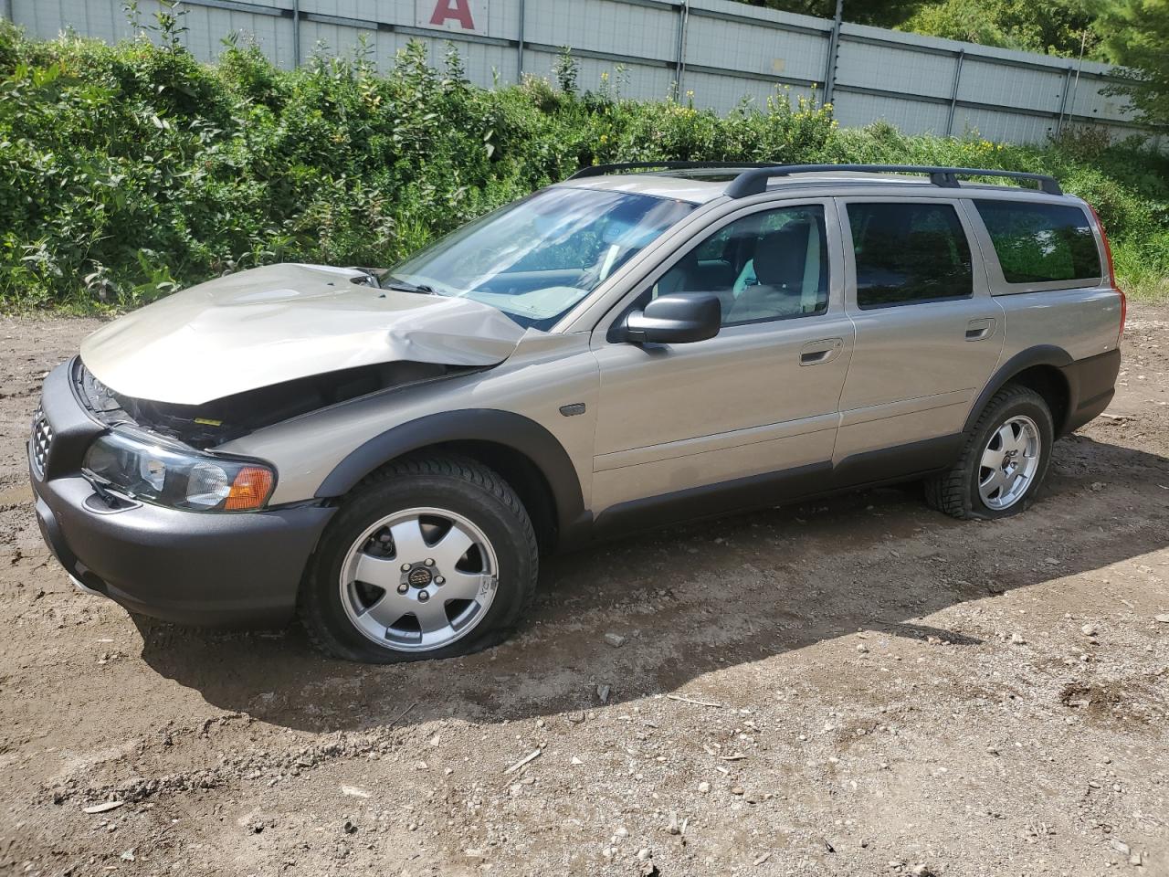VOLVO XC70 2004