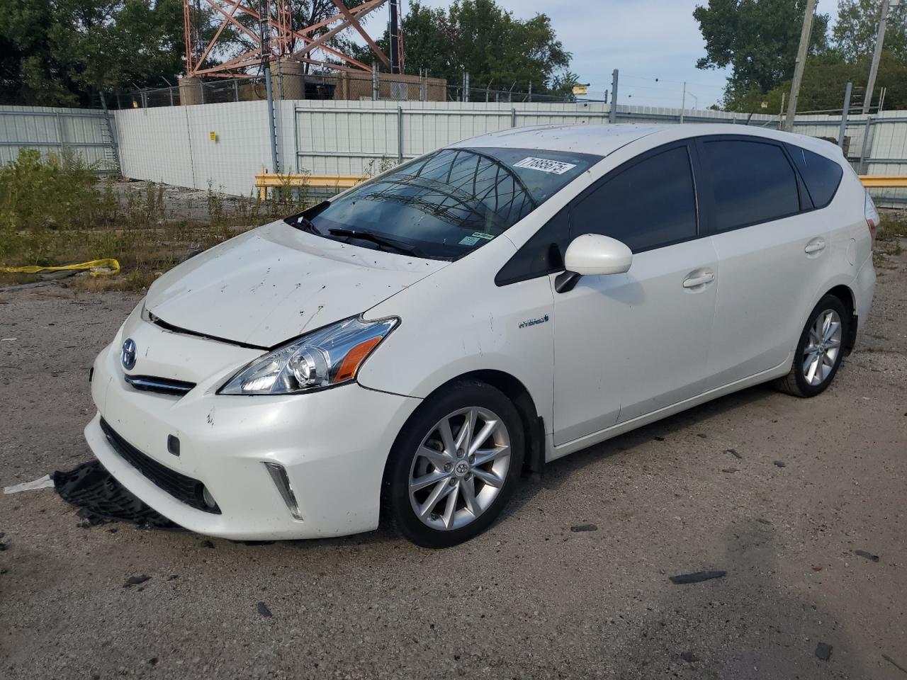 TOYOTA PRIUS V 2013