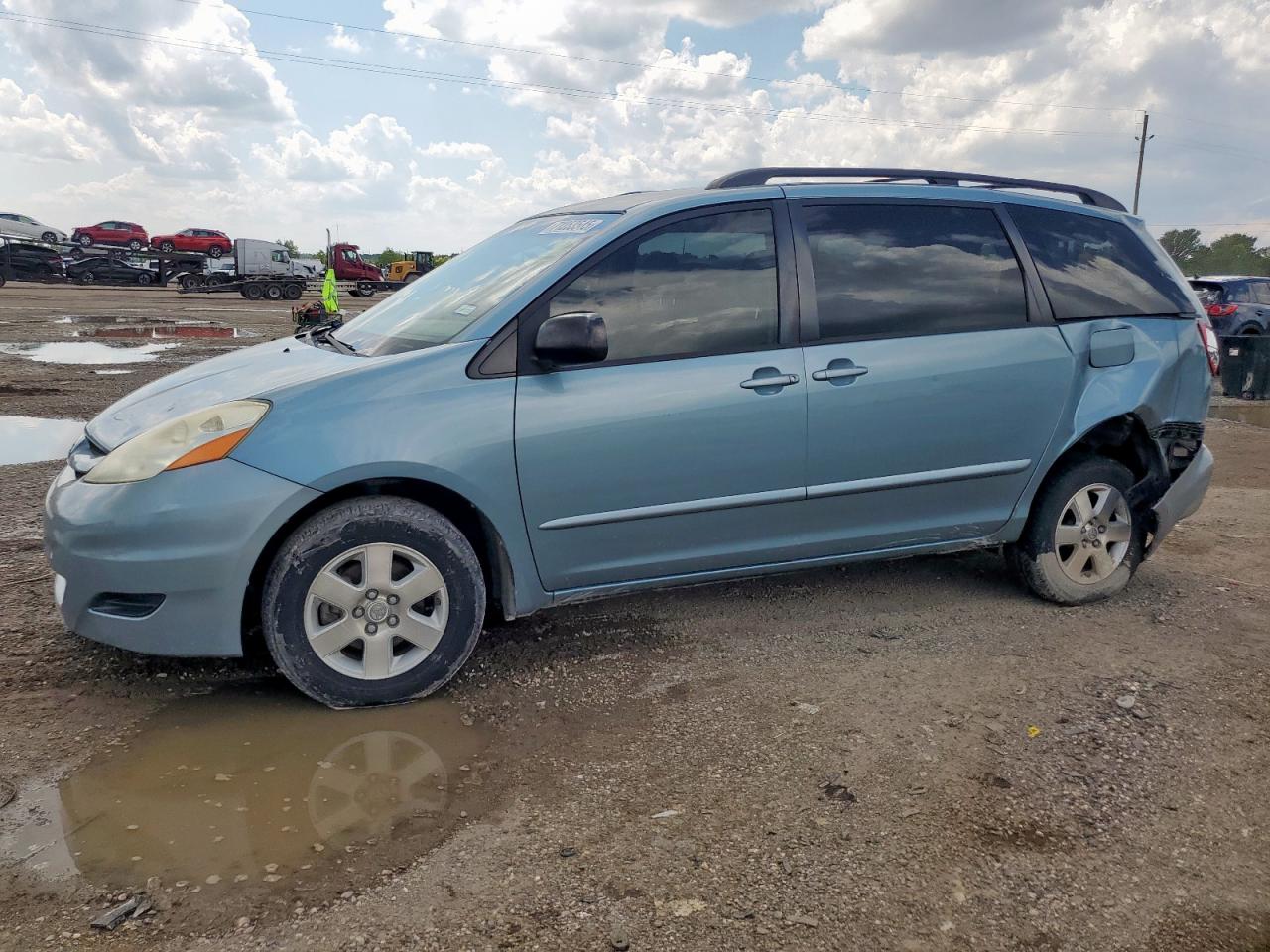 TOYOTA SIENNA CE 2009
