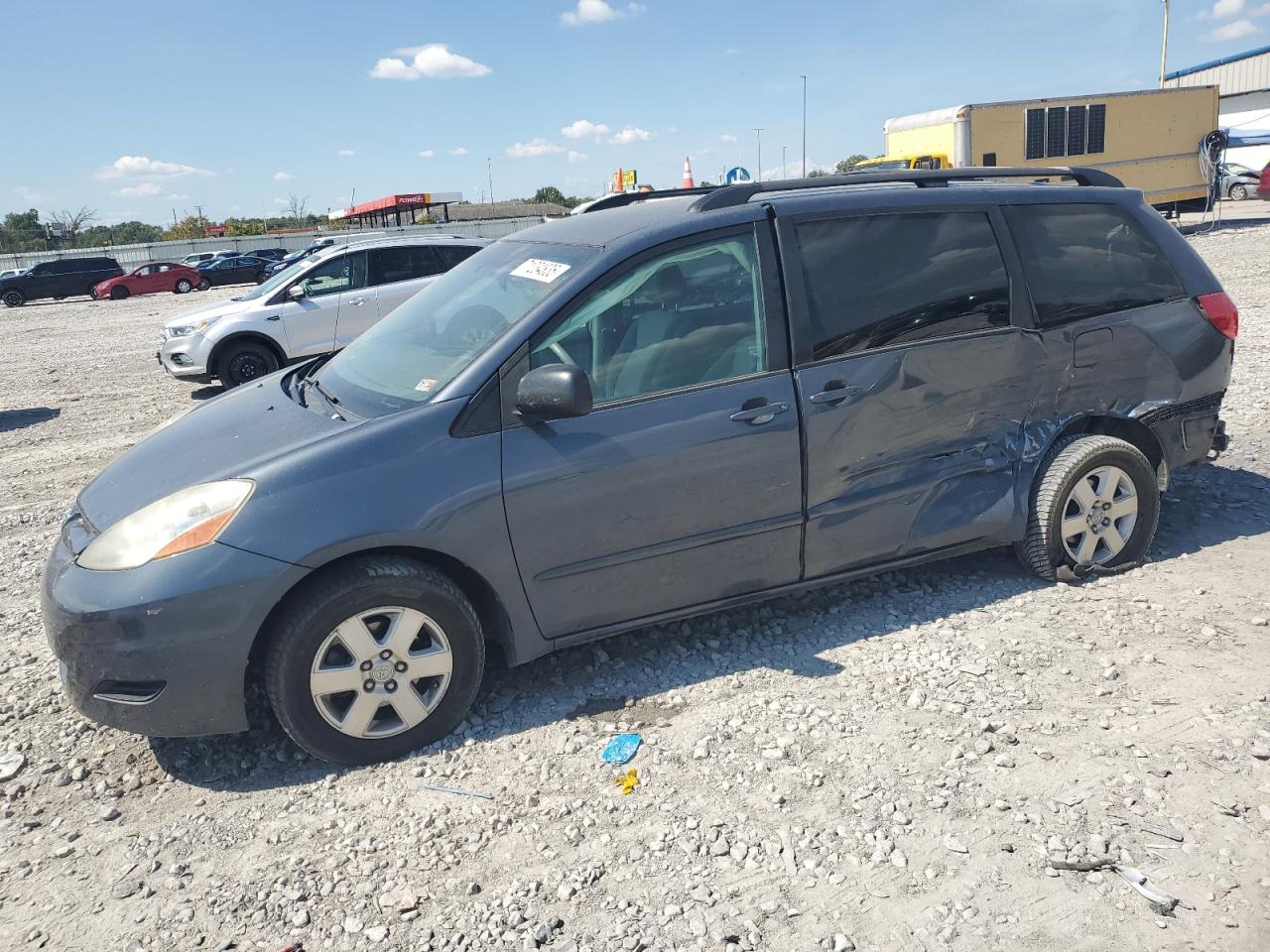 TOYOTA SIENNA CE 2009