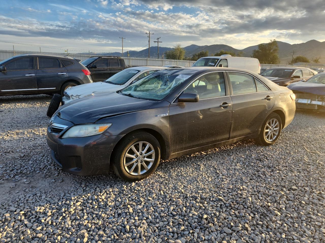 TOYOTA CAMRY HYBR 2011