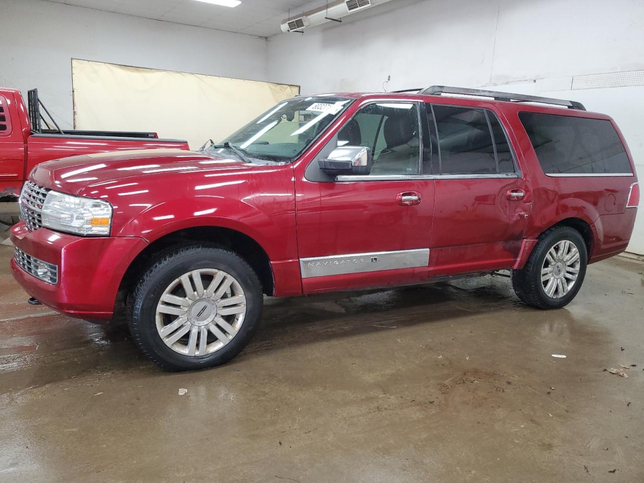 LINCOLN NAVIGATOR 2014