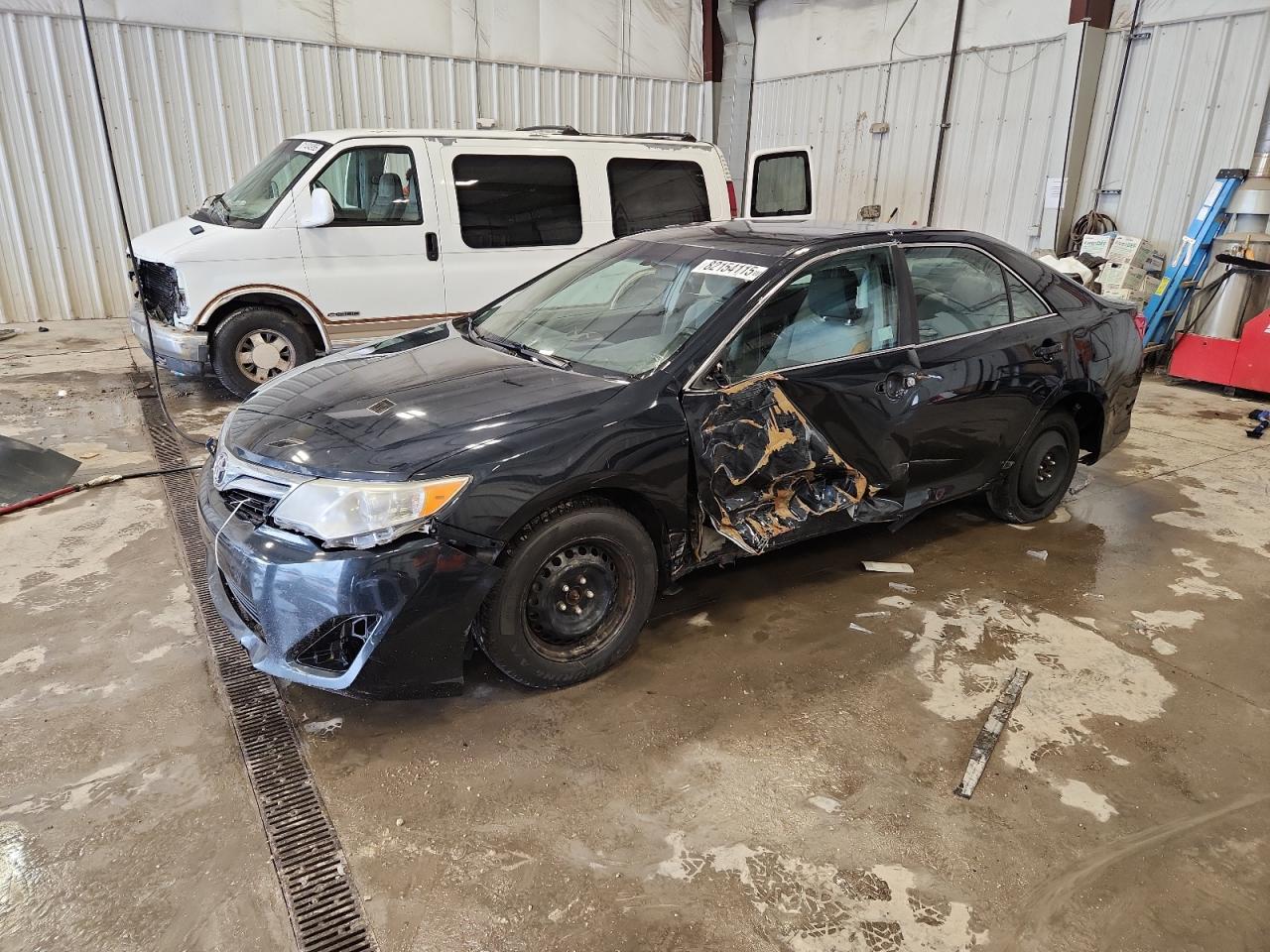 TOYOTA CAMRY BASE 2012