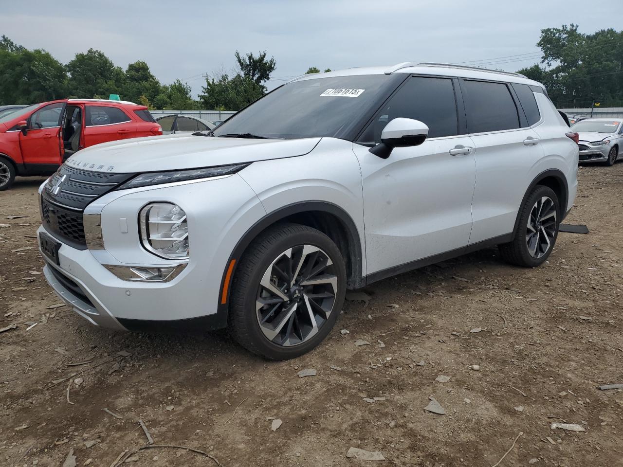 MITSUBISHI OUTLANDER 2023