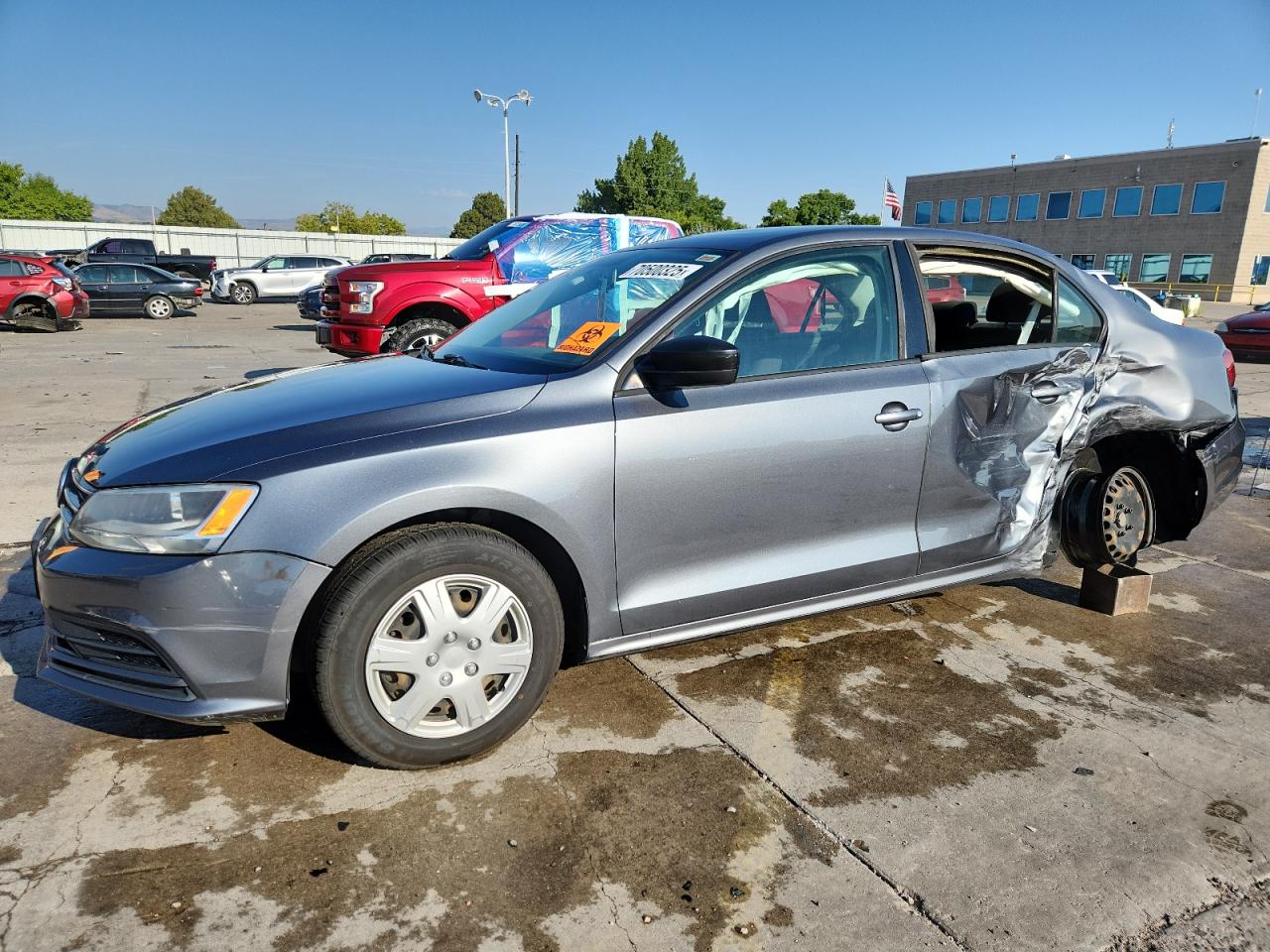 VOLKSWAGEN JETTA BASE 2015