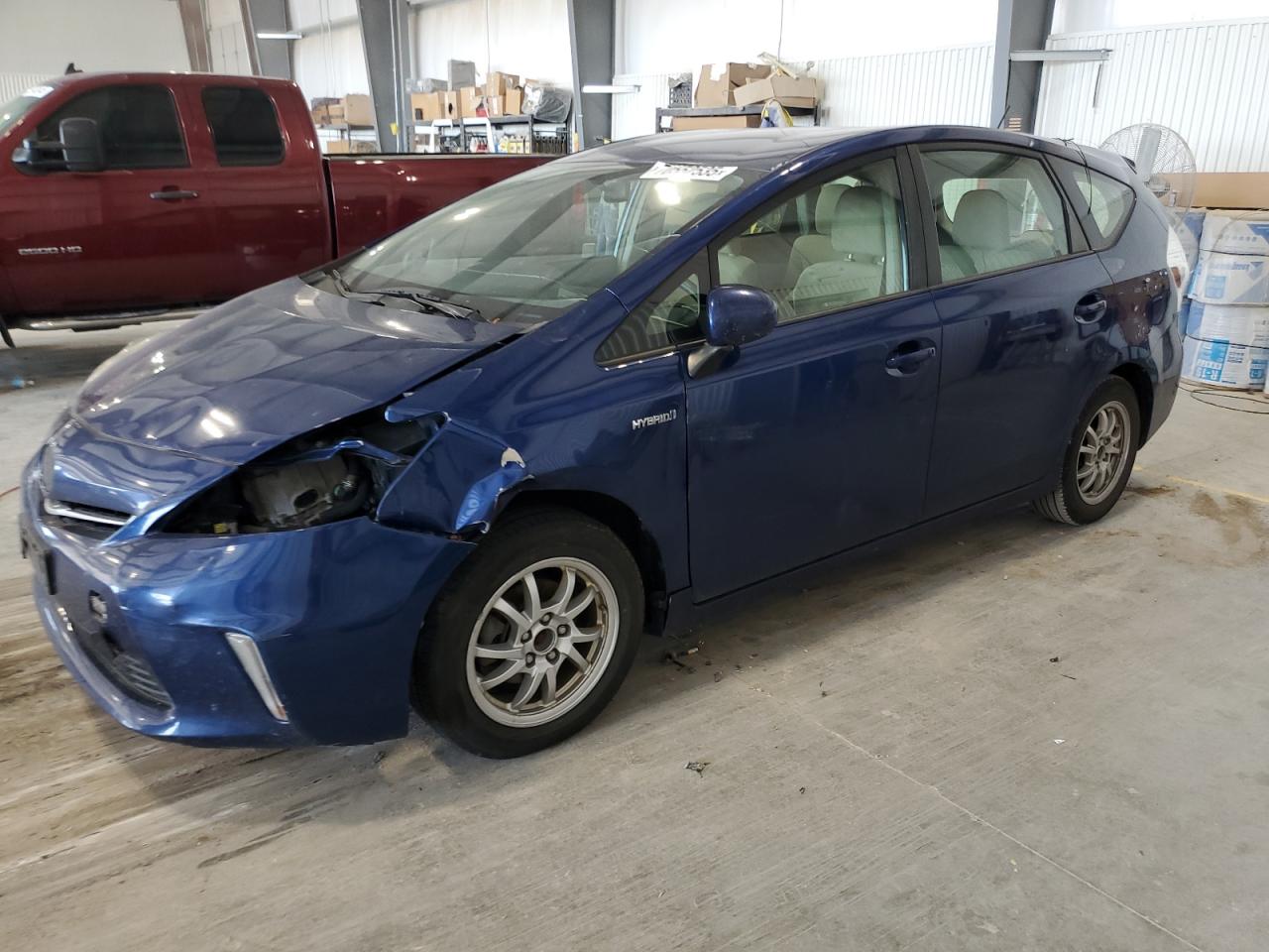 TOYOTA PRIUS V 2012