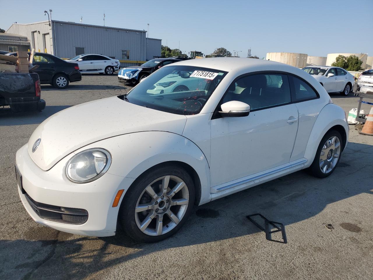 VOLKSWAGEN BEETLE 2012