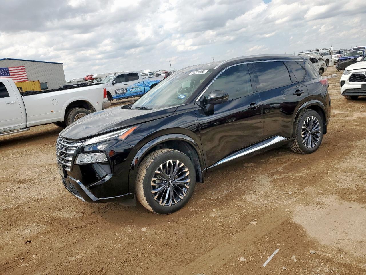 NISSAN ROGUE PLAT 2024