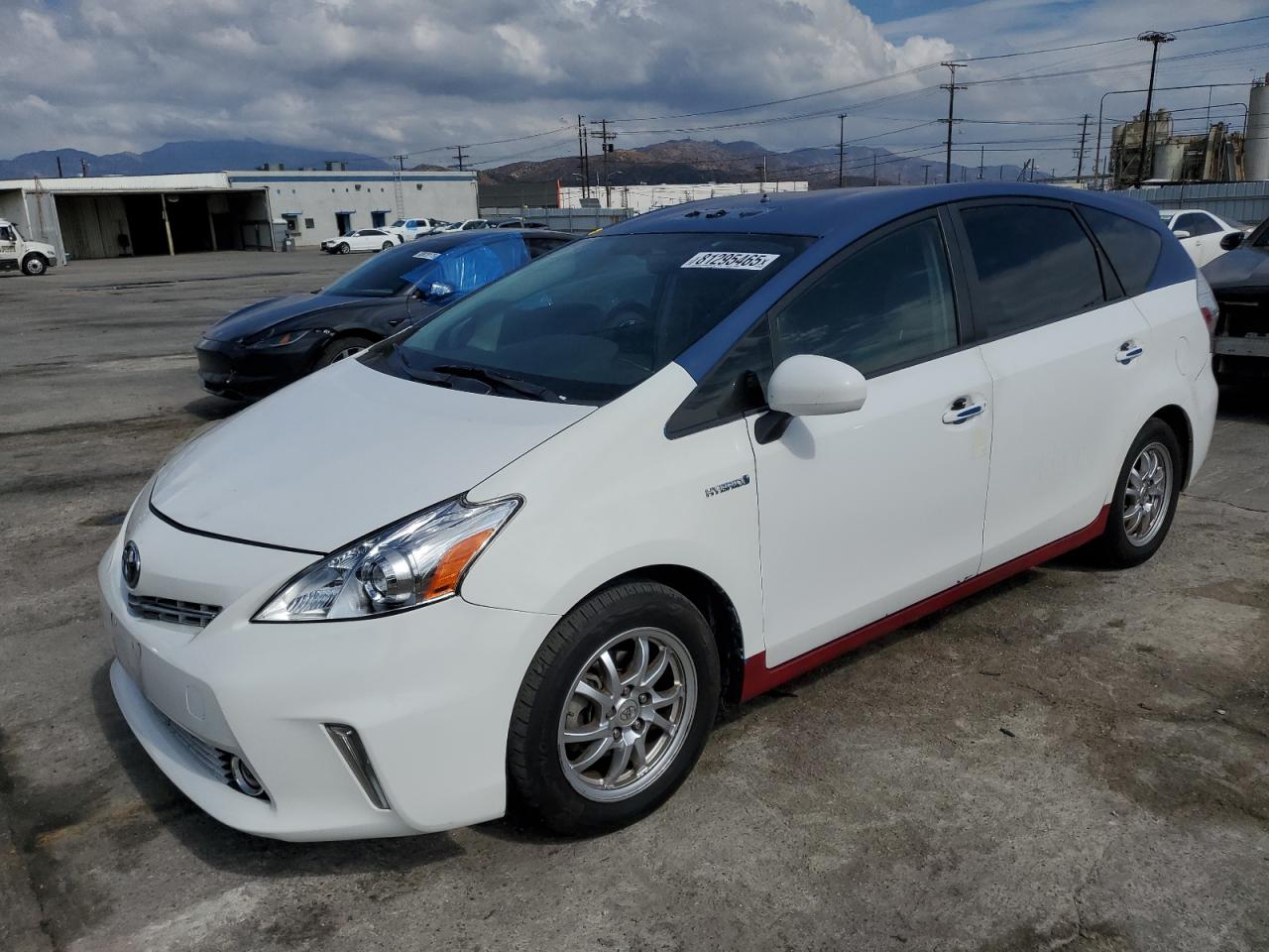 TOYOTA PRIUS V 2014