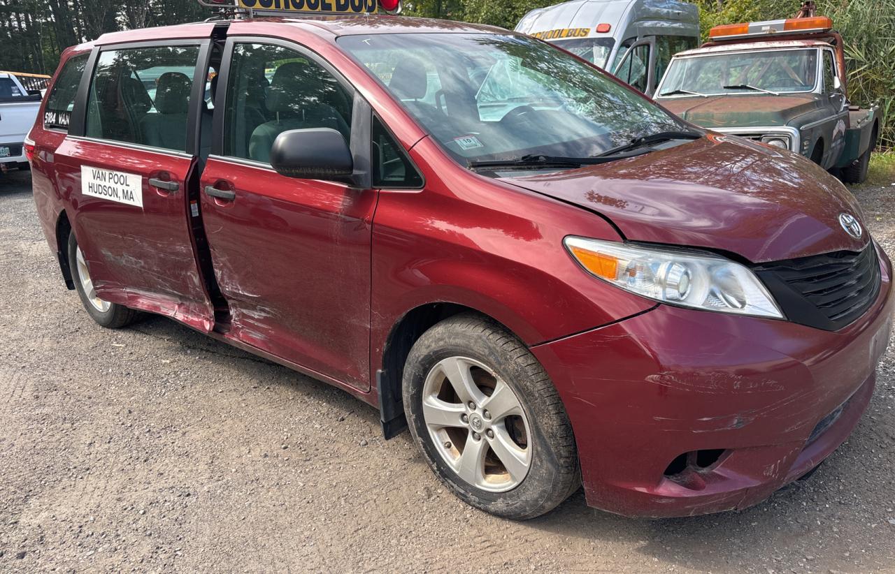 TOYOTA SIENNA 2015