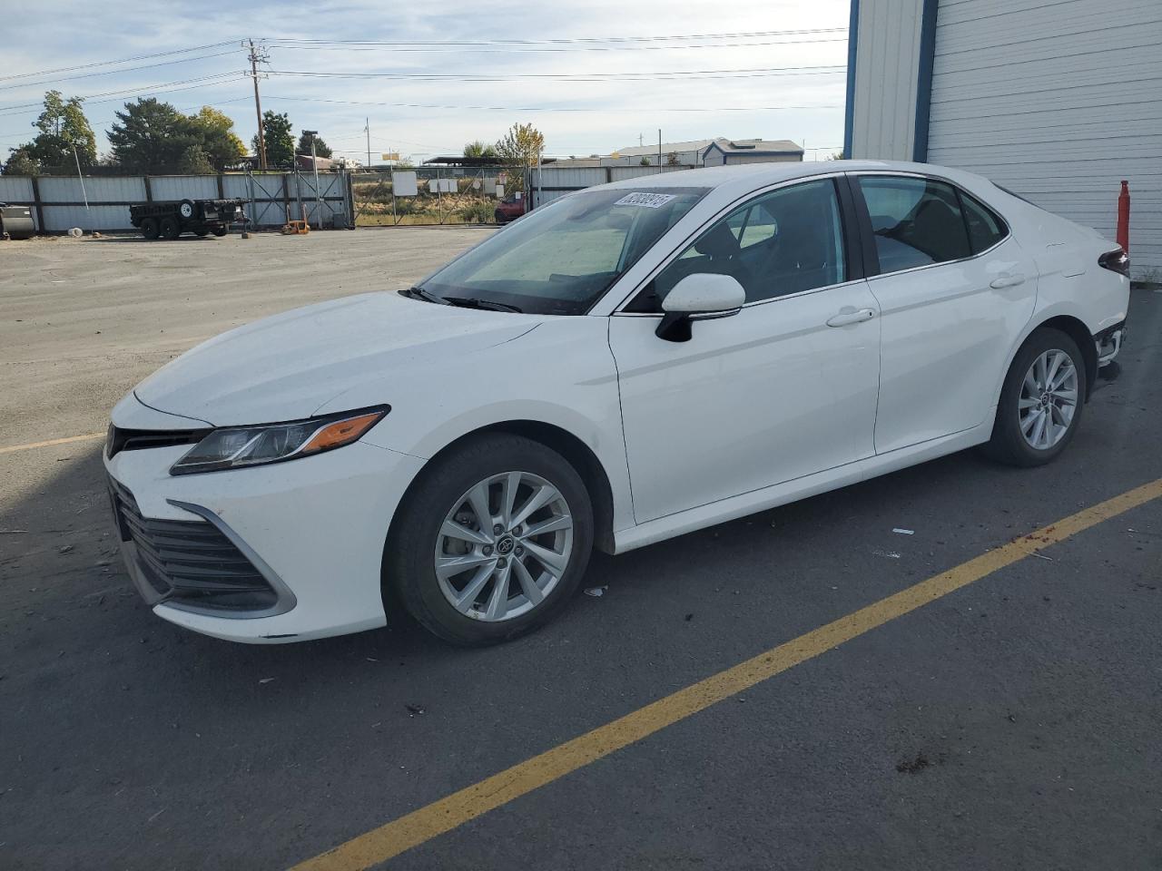 TOYOTA CAMRY LE 2021