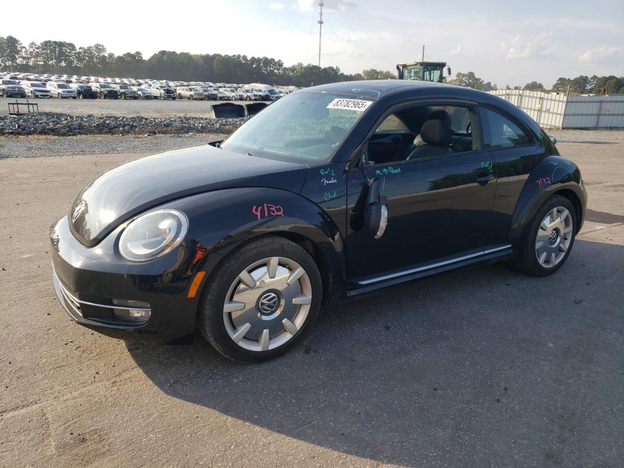 VOLKSWAGEN BEETLE TUR 2013