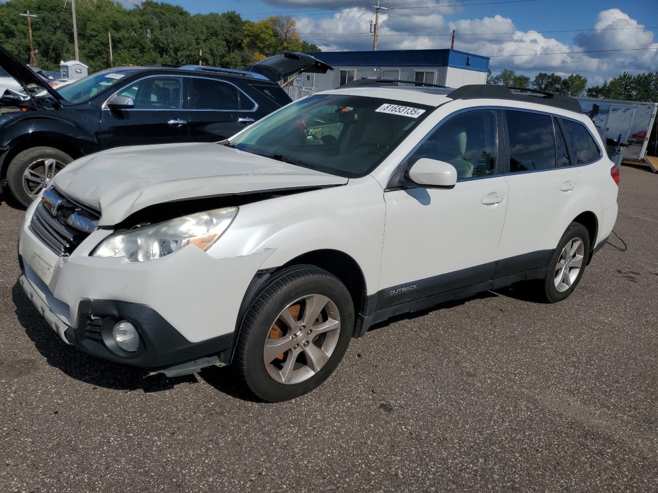 SUBARU OUTBACK 2. 2013
