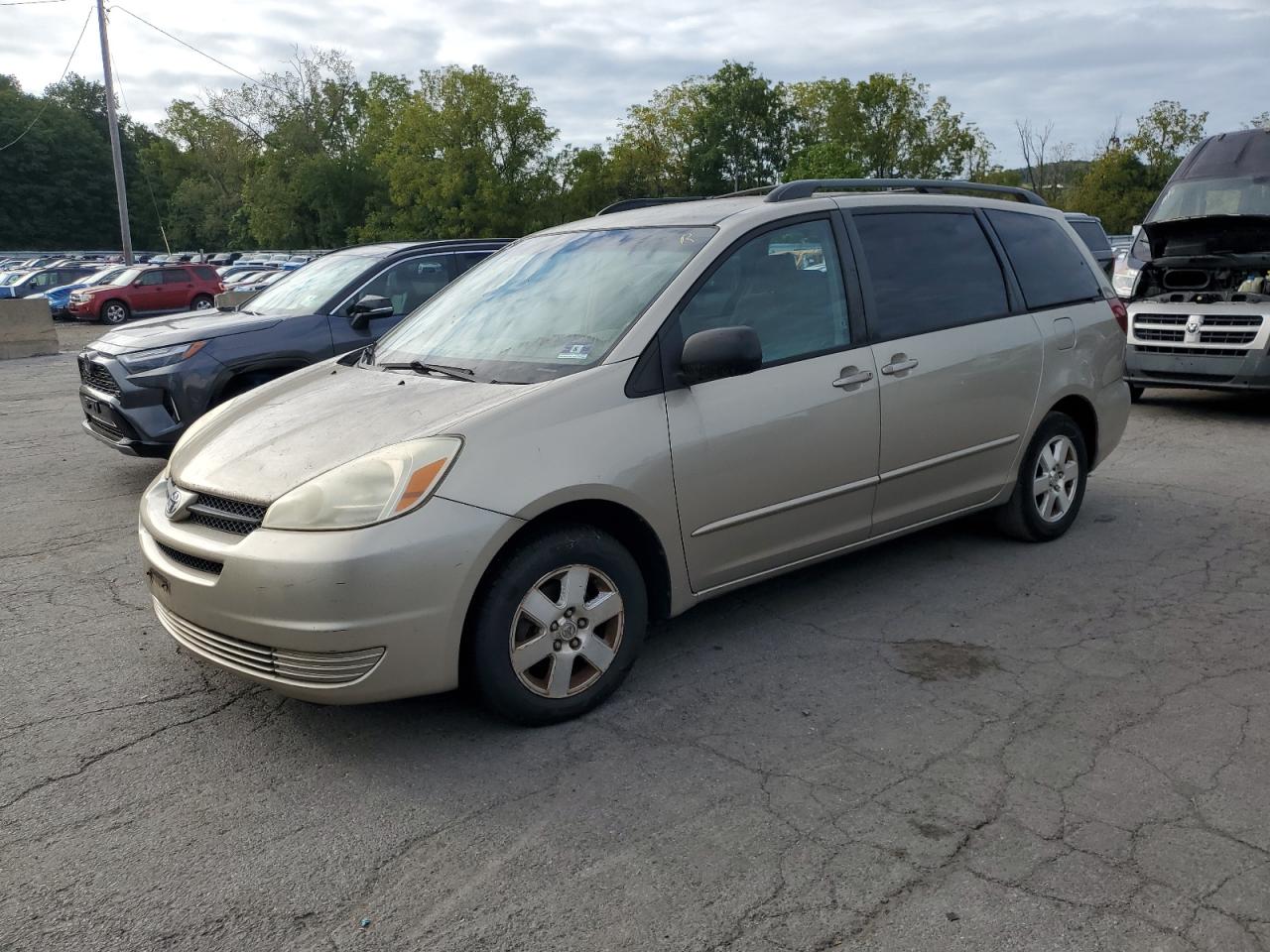 TOYOTA SIENNA CE 2005
