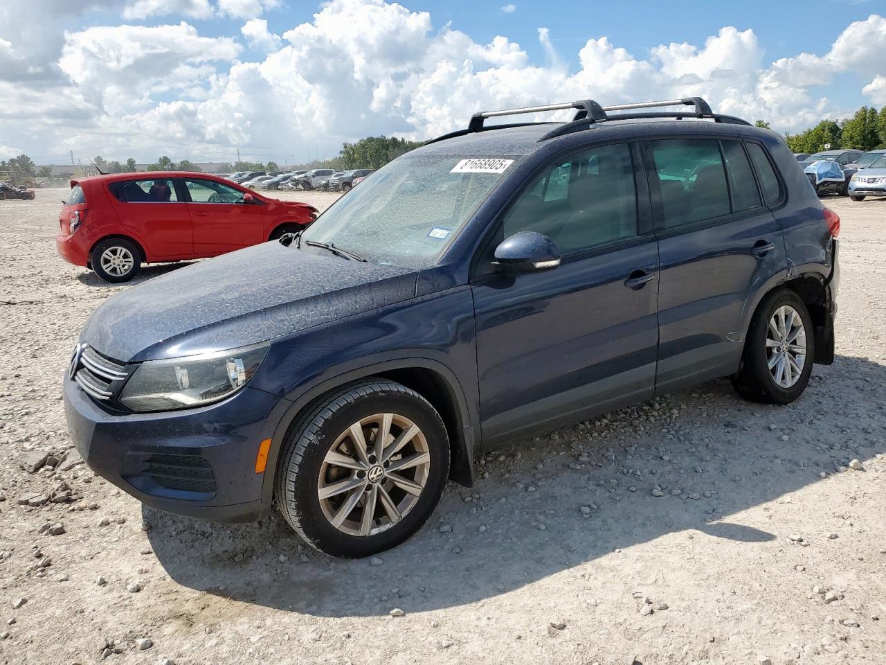 VOLKSWAGEN TIGUAN S 2015
