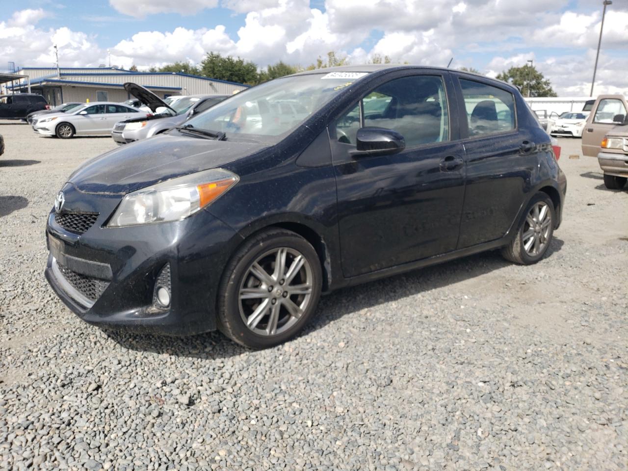 TOYOTA YARIS 2012