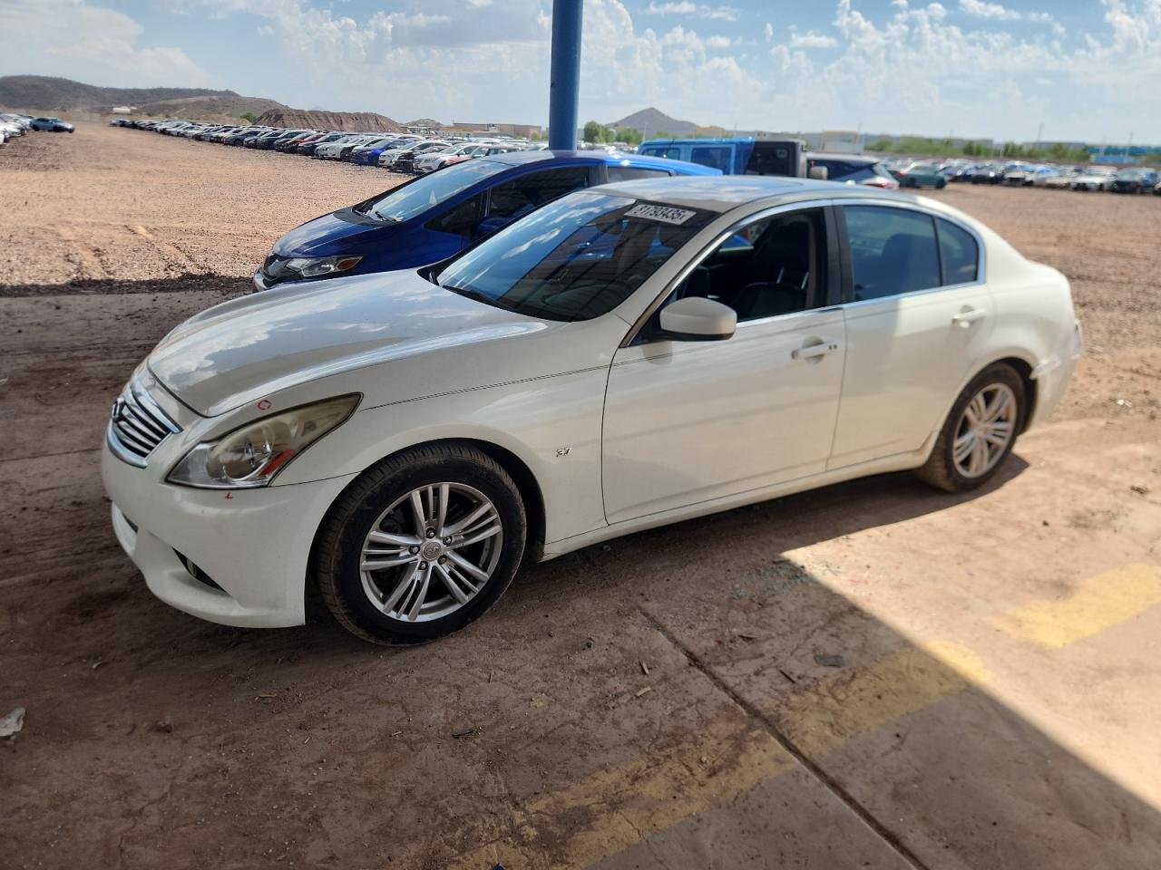 INFINITI Q40 2015