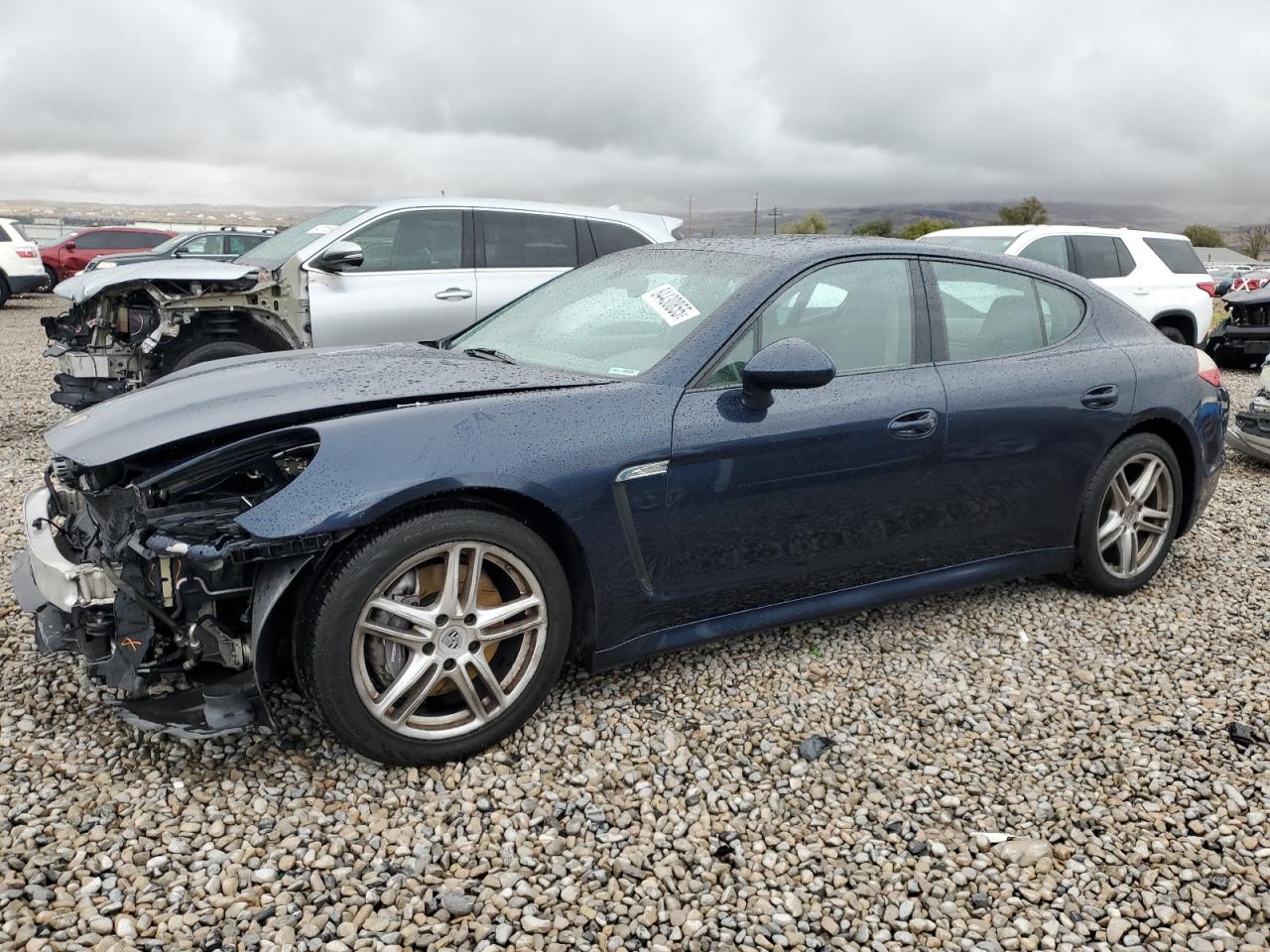 PORSCHE PANAMERA 2 2012
