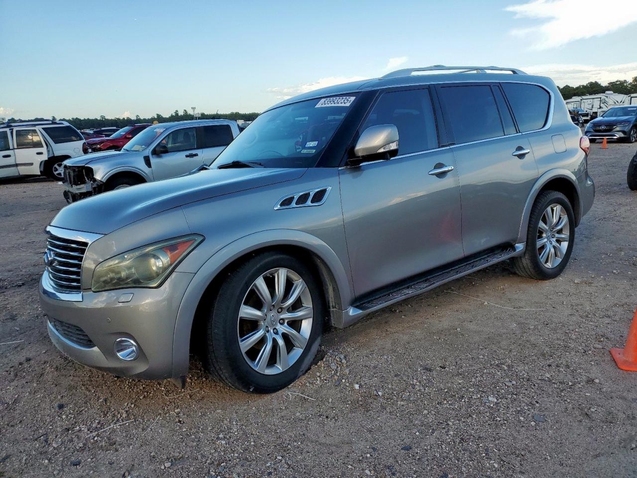 INFINITI QX56 2011