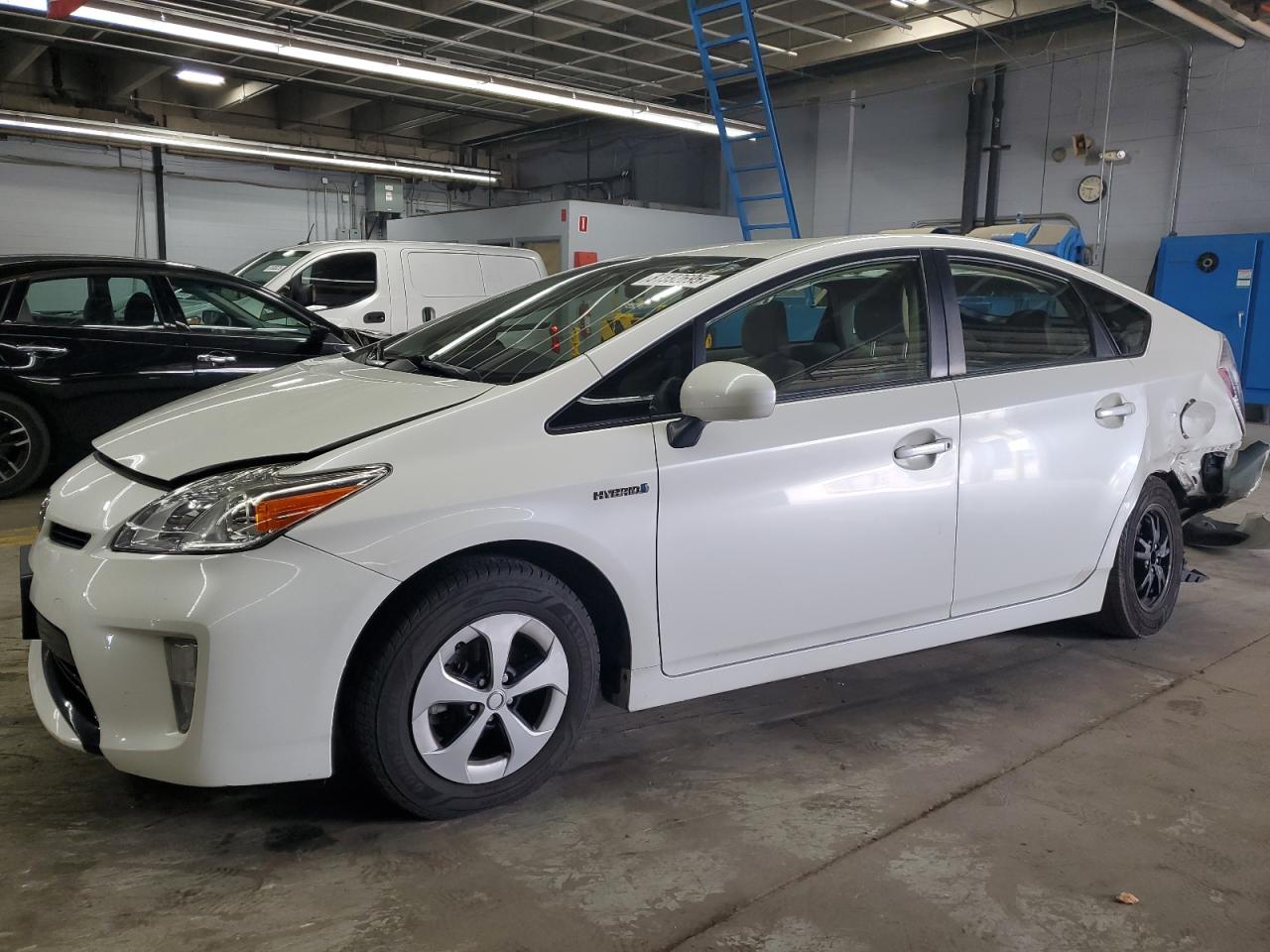 TOYOTA PRIUS 2015