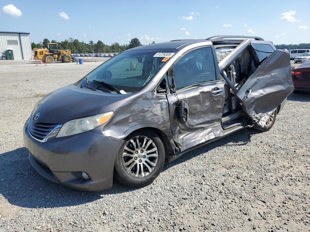 TOYOTA SIENNA XLE 2015