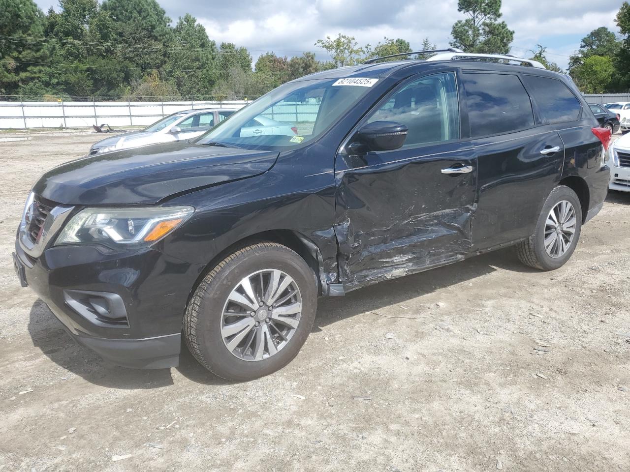 NISSAN PATHFINDER 2017