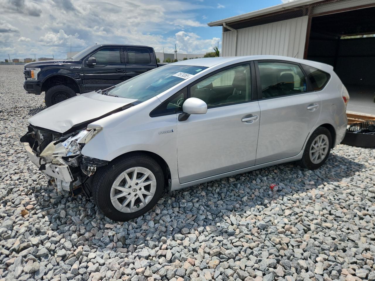 TOYOTA PRIUS V 2013