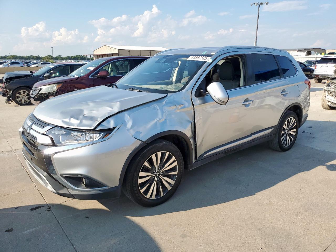 MITSUBISHI OUTLANDER 2020