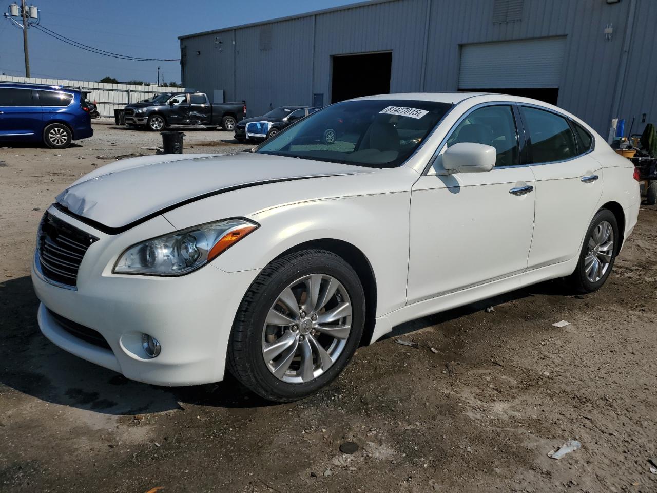 INFINITI M37 2013
