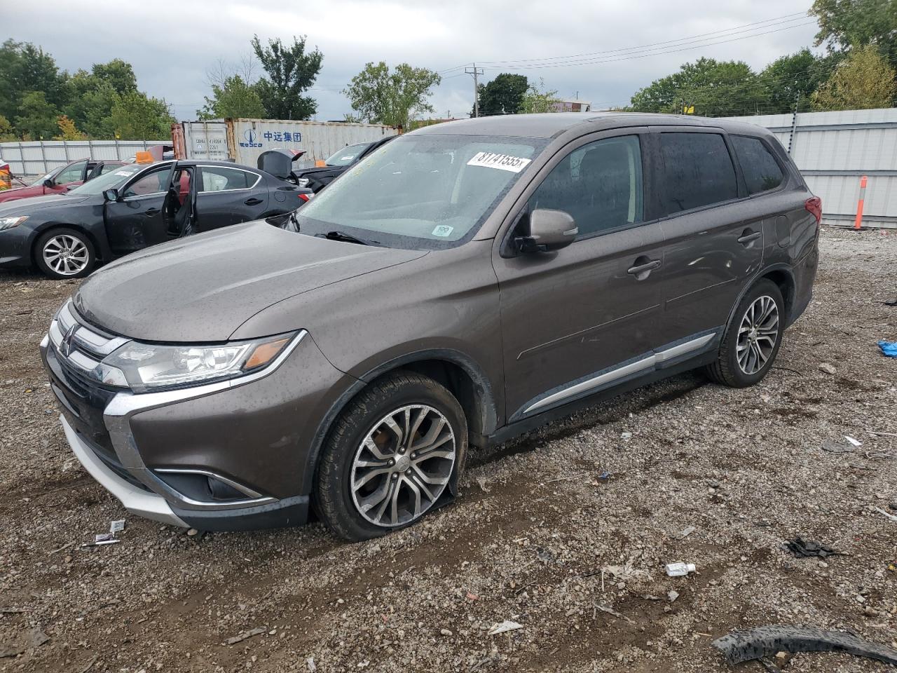 MITSUBISHI OUTLANDER 2016