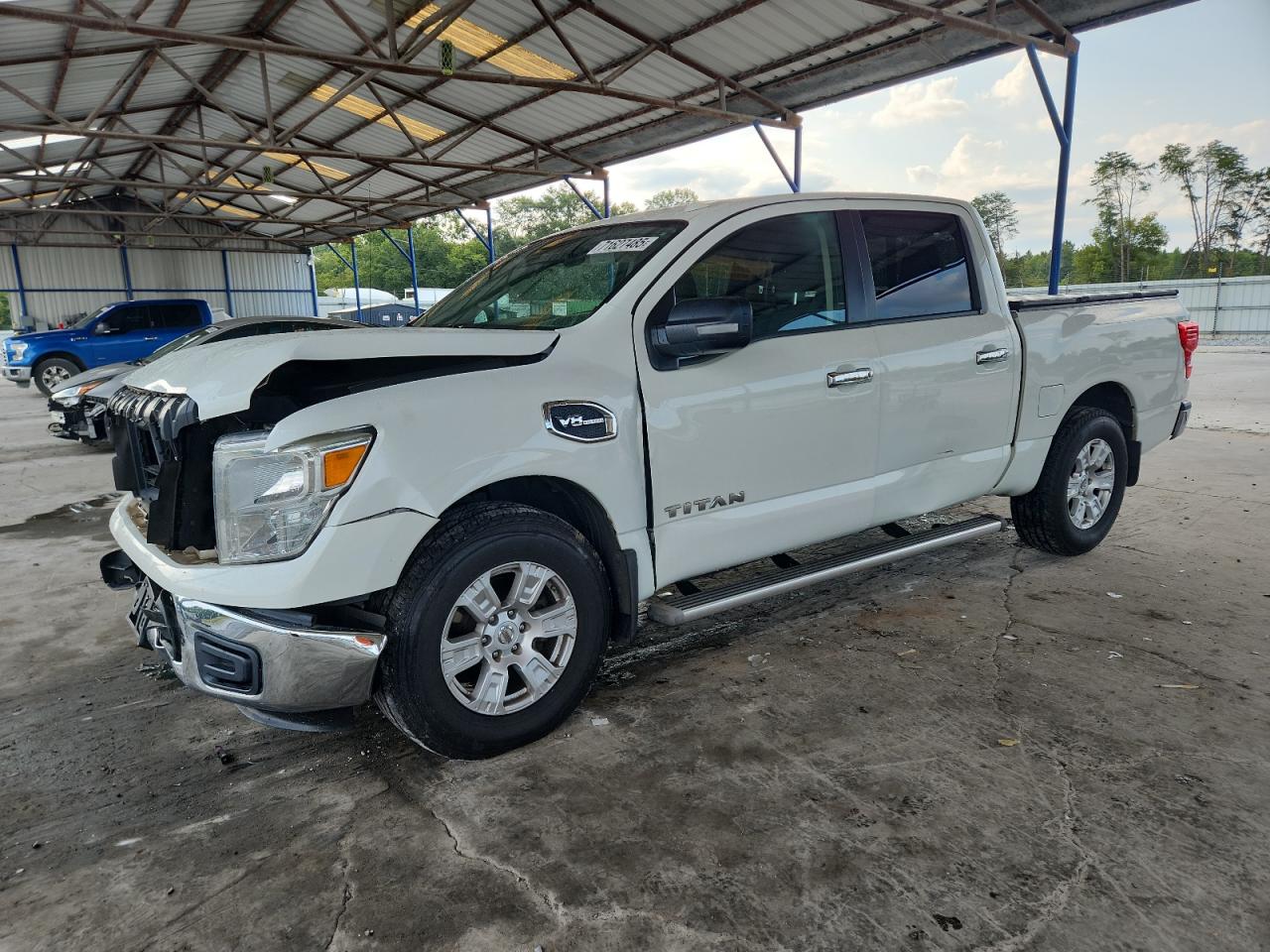 NISSAN TITAN 2017