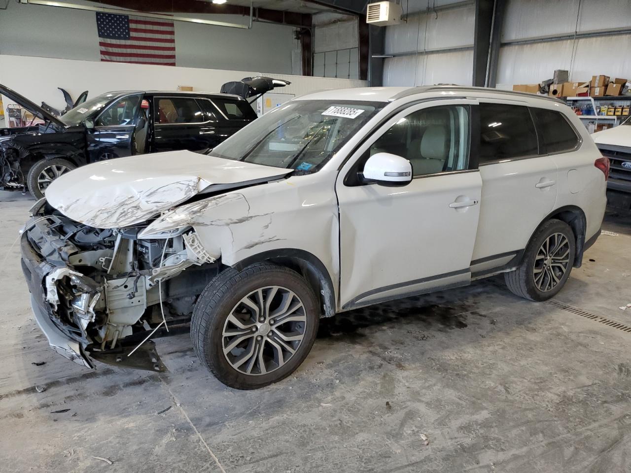MITSUBISHI OUTLANDER 2017