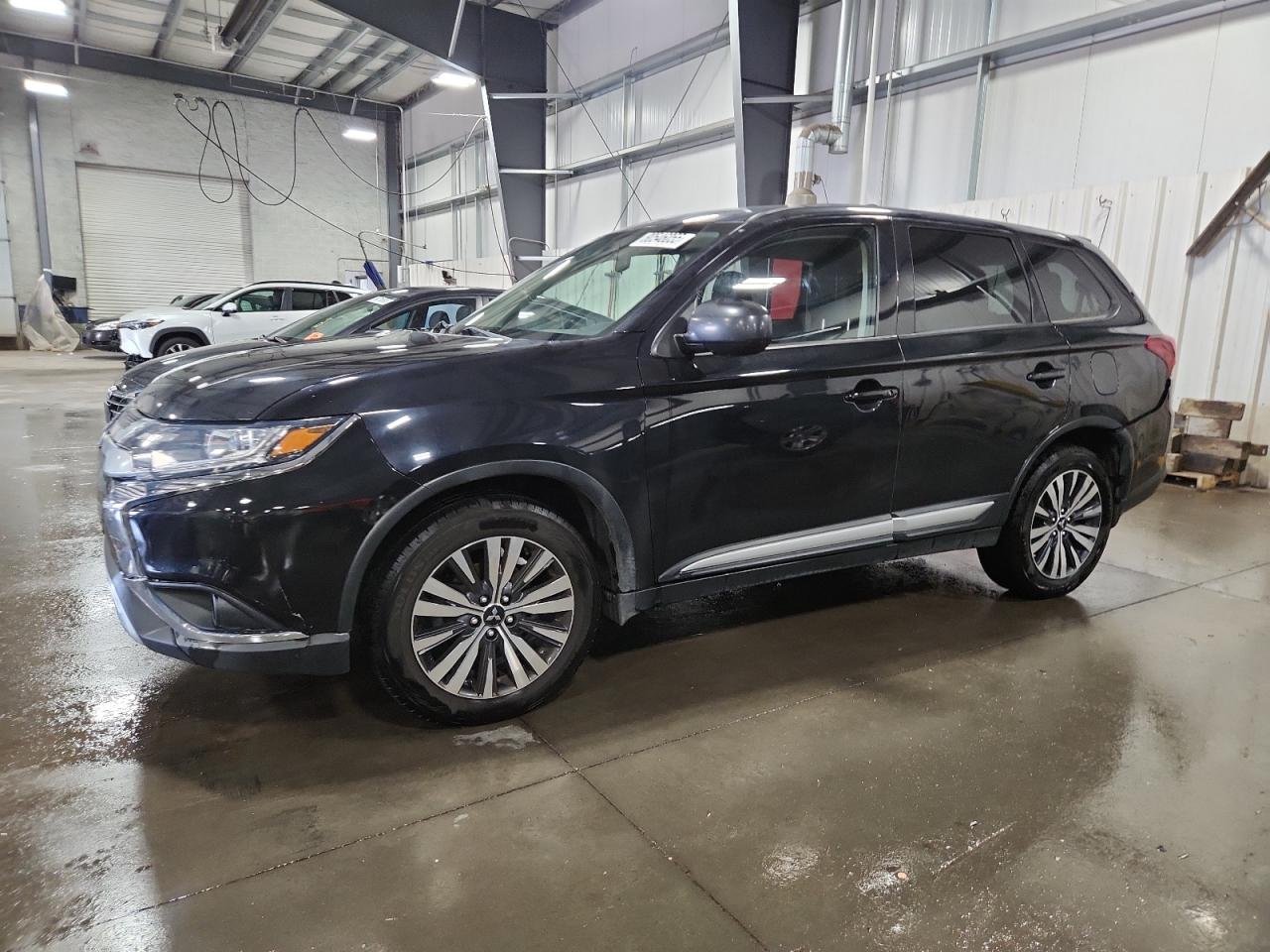 MITSUBISHI OUTLANDER 2019