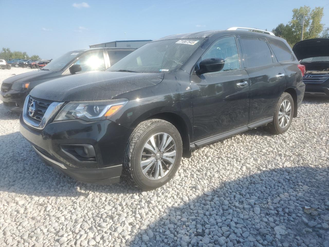 NISSAN PATHFINDER 2017