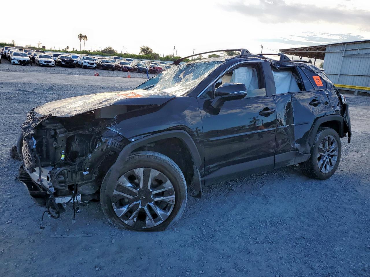 TOYOTA RAV4 XLE PREMIUM 2023