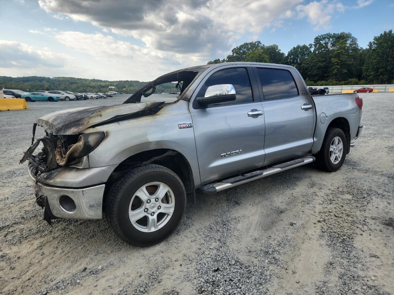 TOYOTA TUNDRA CREWMAX SR5 2013
