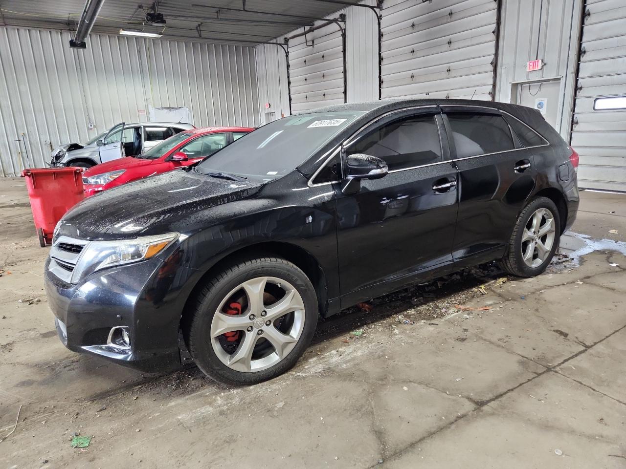 TOYOTA VENZA LE 2014