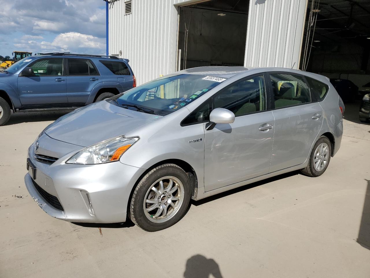 TOYOTA PRIUS V 2014