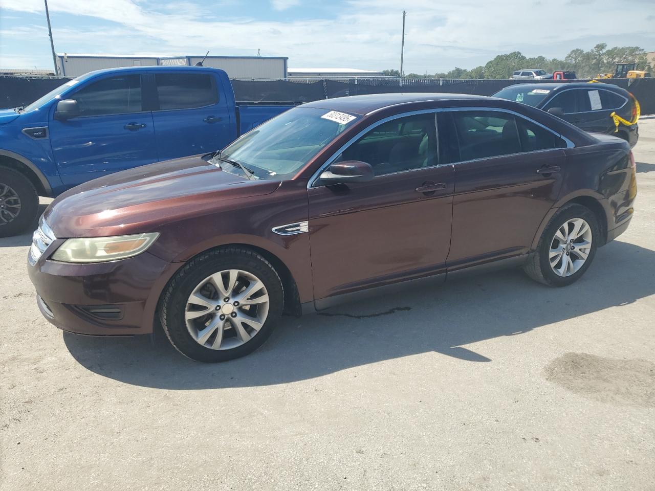 FORD TAURUS SEL 2010