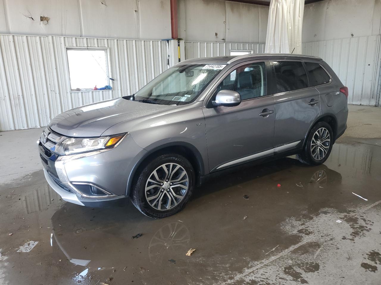 MITSUBISHI OUTLANDER 2016