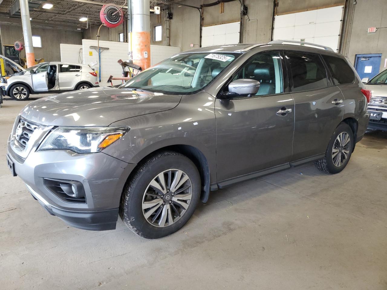 NISSAN PATHFINDER 2017
