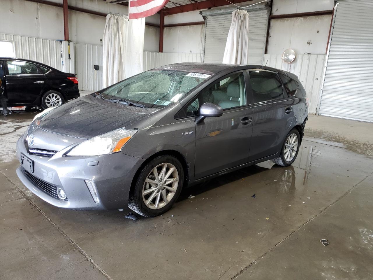 TOYOTA PRIUS V 2014
