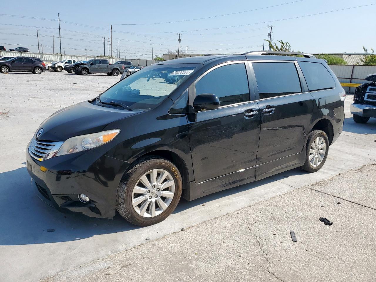 TOYOTA SIENNA XLE 2011