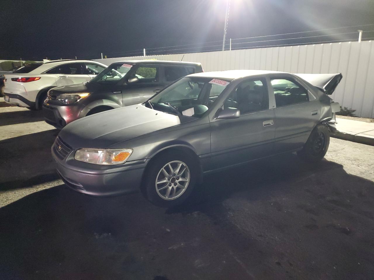 TOYOTA CAMRY LE 2001