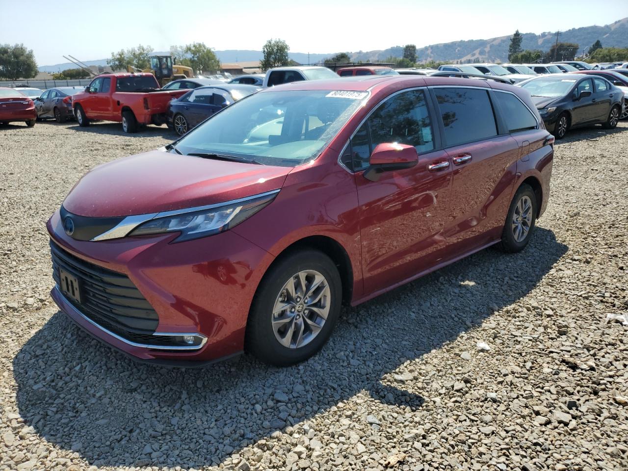 TOYOTA SIENNA XLE 2021