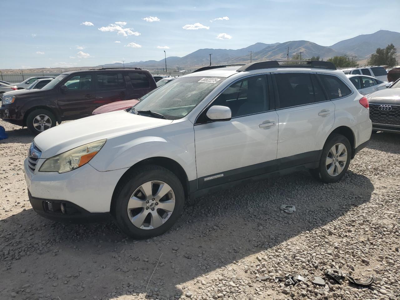 SUBARU OUTBACK 2. 2012
