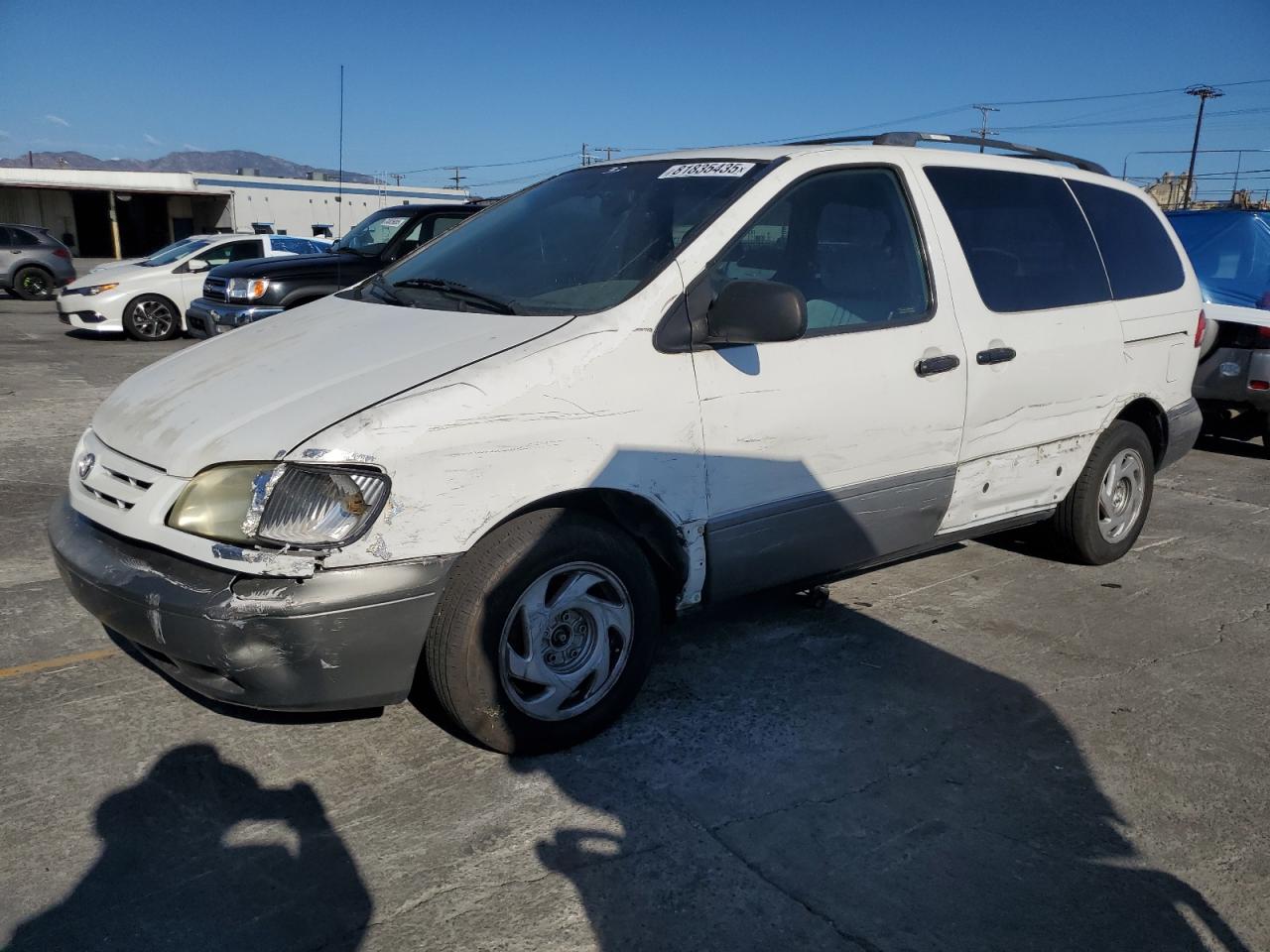 TOYOTA SIENNA LE 2001