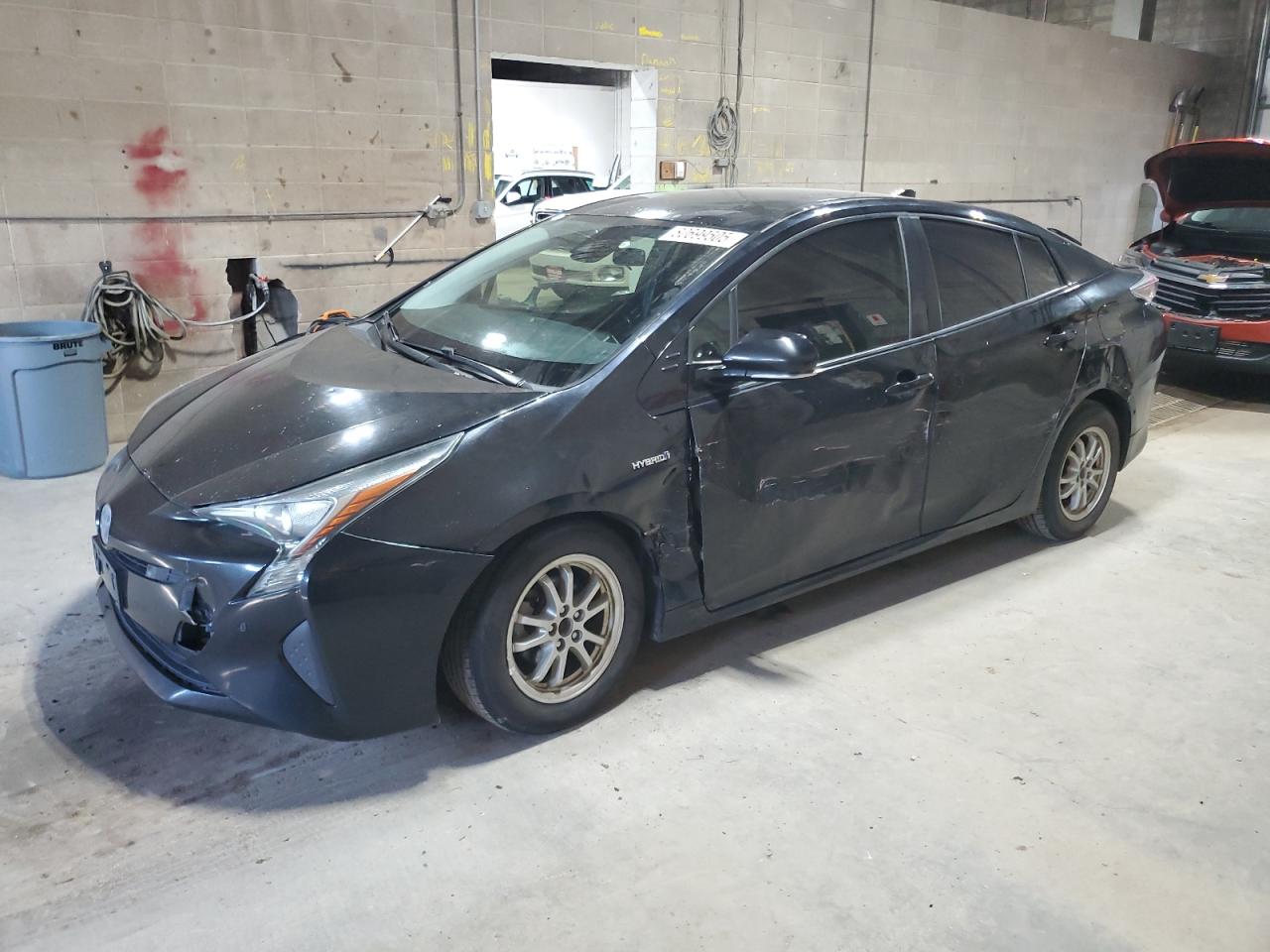 TOYOTA PRIUS 2017