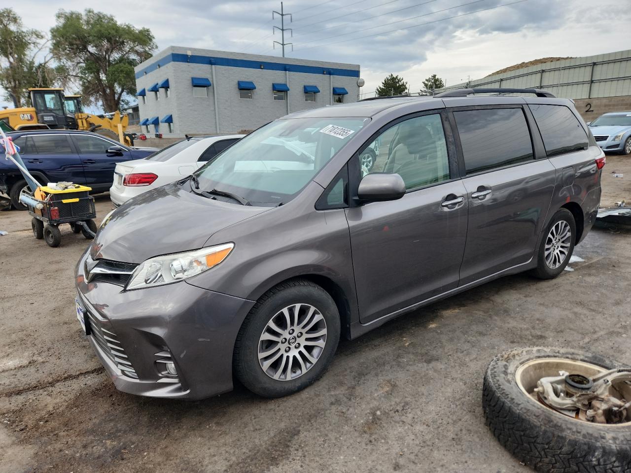 TOYOTA SIENNA XLE 2019