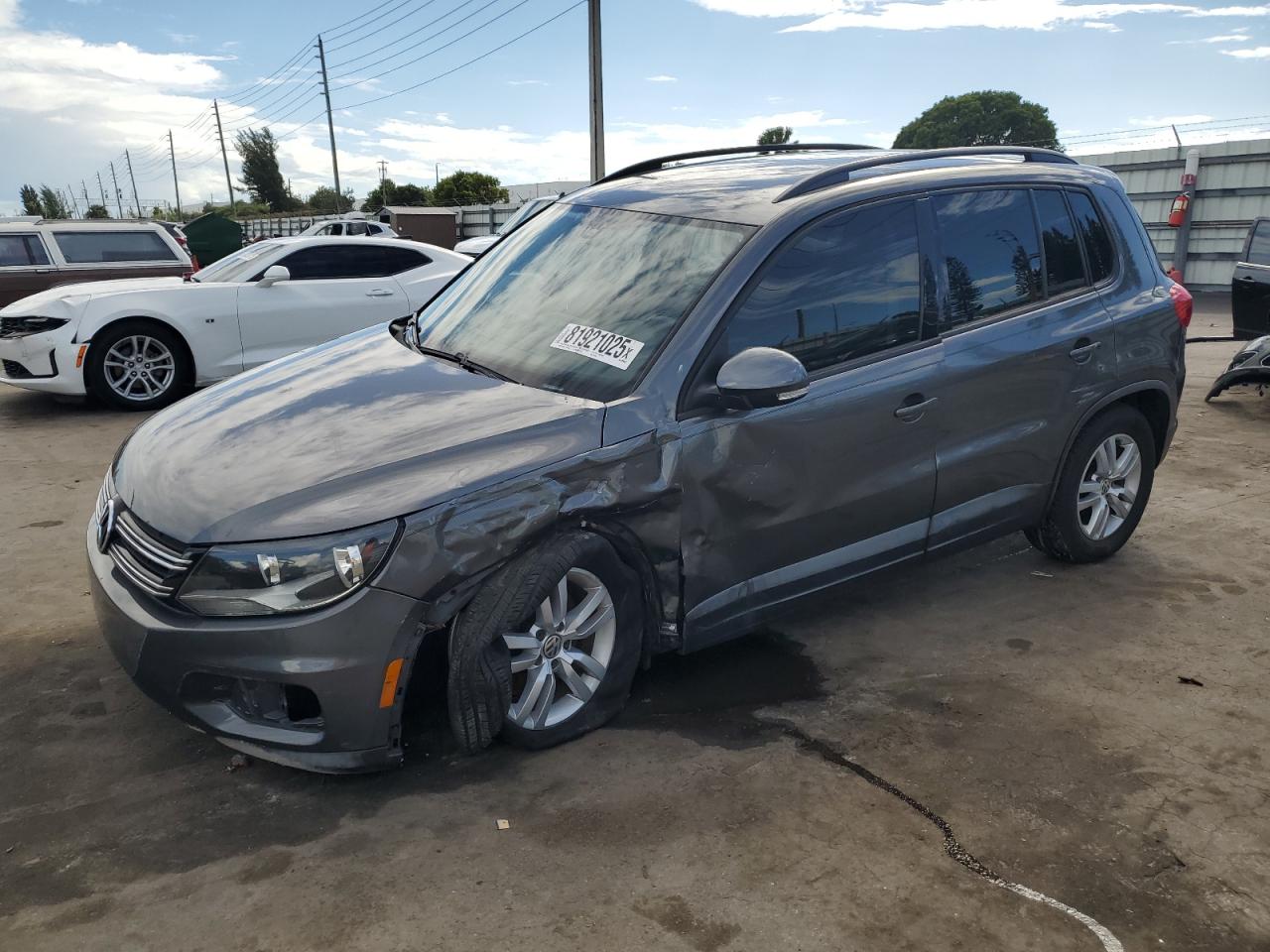 VOLKSWAGEN TIGUAN S 2016